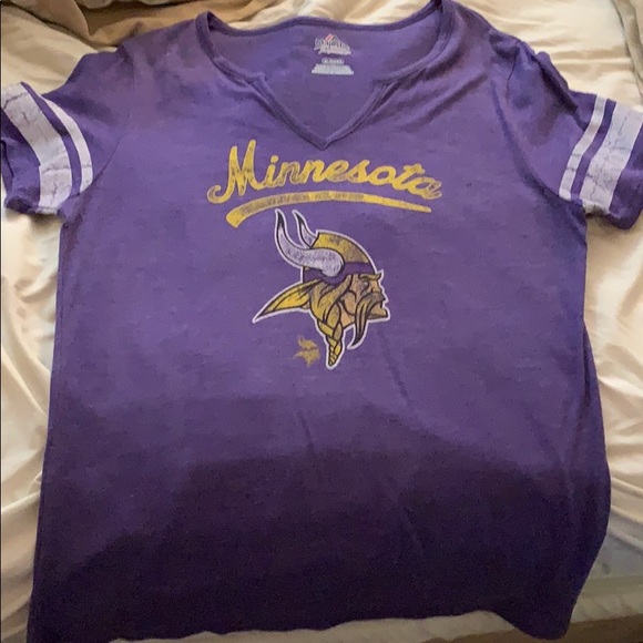 Assortment of clothes - Picture 1 of 7